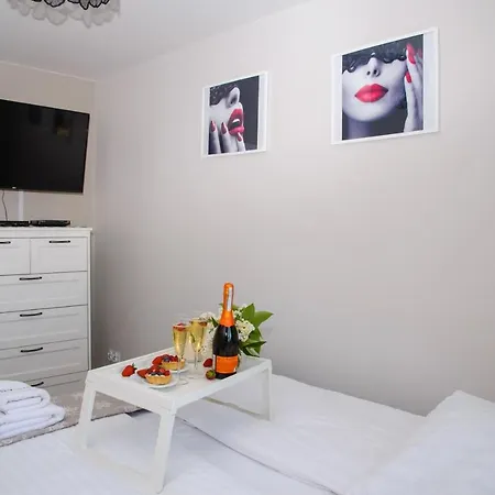 46m² 3 Slaapkamer, 1 Privé Badkamer In Lange Tuinen * Gdańsk
