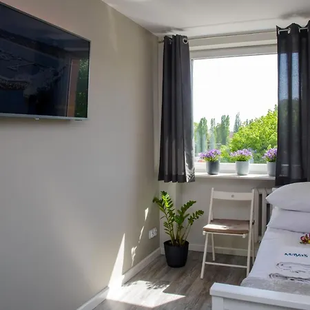 46m² 3 Slaapkamer, 1 Privé Badkamer In Lange Tuinen