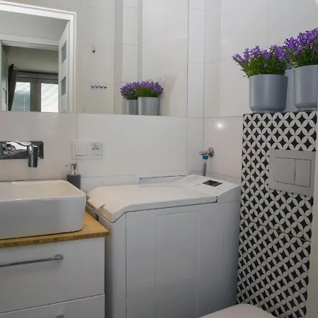 46m² 3 Slaapkamer, 1 Privé Badkamer In Lange Tuinen Gdańsk
