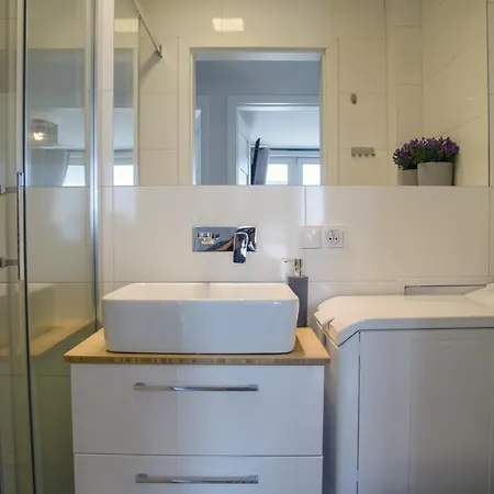 46m² 3 Slaapkamer, 1 Privé Badkamer In Lange Tuinen Appartement Gdańsk