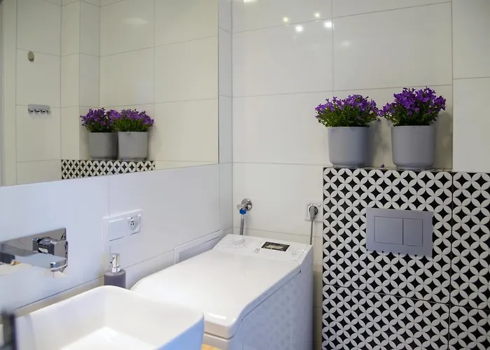 Maya's Flats & - Szopy アパート *