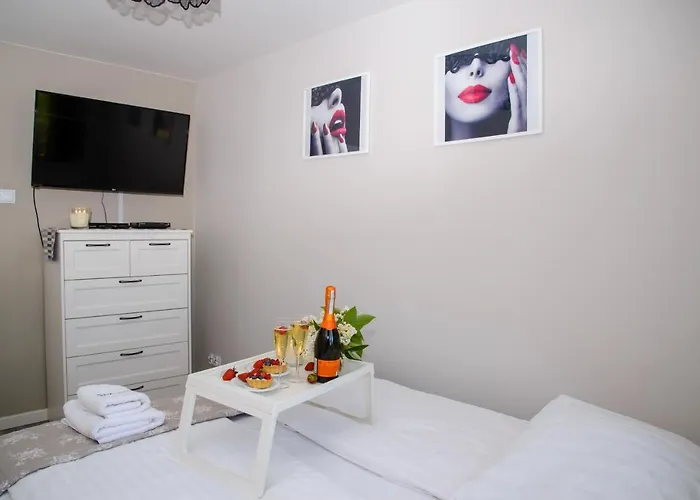 Maya's Flats & - Szopy * غدانسك