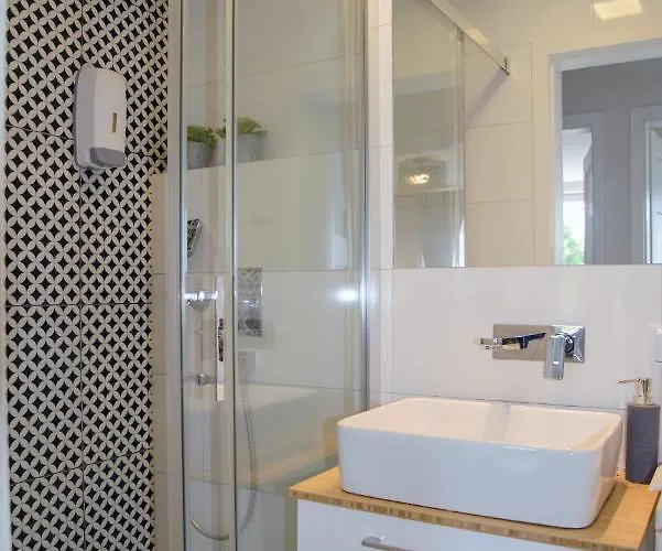 Maya's Flats & - Szopy